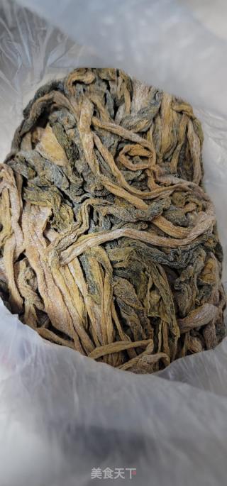 炸肉焖梅菜干的做法步骤：1