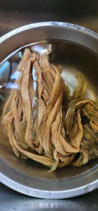 炸肉焖梅菜干的做法步骤：2