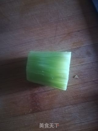 素炒苣笋的做法步骤：1
