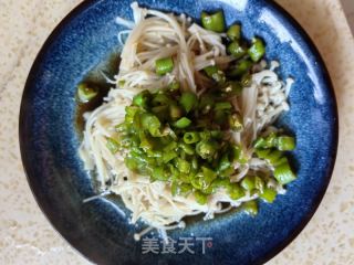 青椒碎拌金针菇的做法步骤：8