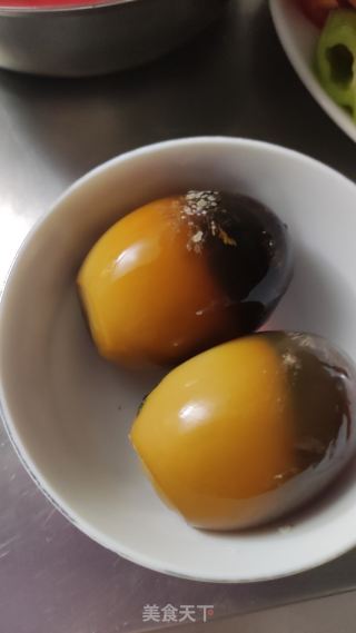 辣椒茄子擂皮蛋的做法步骤：1