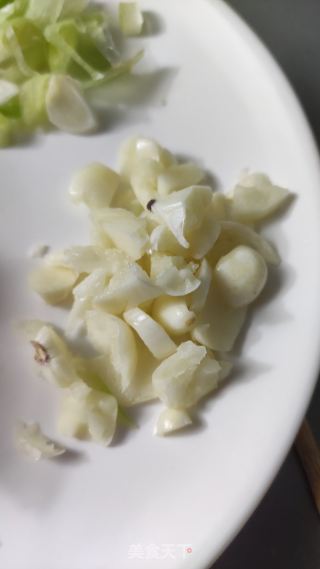 辣椒茄子擂皮蛋的做法步骤：2