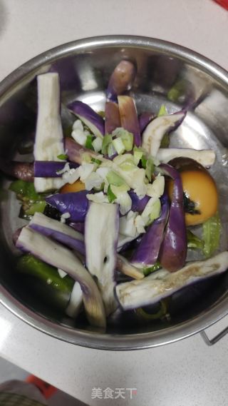辣椒茄子擂皮蛋的做法步骤：8