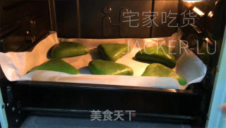 抹茶蜜酪欧包，清新抹茶香与丝滑奶酪，相得益彰。的做法步骤：19