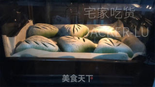 抹茶蜜酪欧包，清新抹茶香与丝滑奶酪，相得益彰。的做法步骤：22