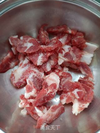 牛肉炒西瓜翠衣的做法步骤：8