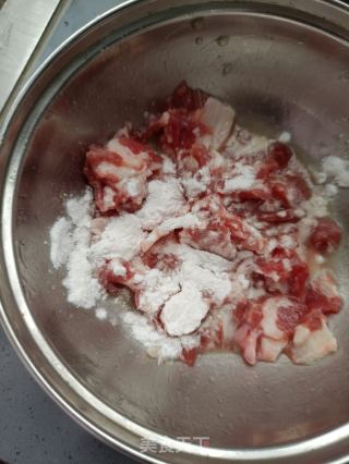 牛肉炒西瓜翠衣的做法步骤：10