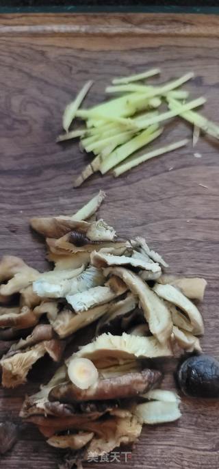 虫草花香菇蒸鸡的做法步骤：3