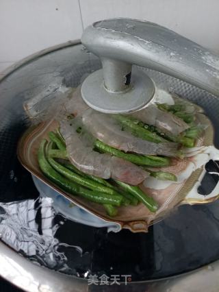 蒜香白虾蒸菜豆的做法步骤：4