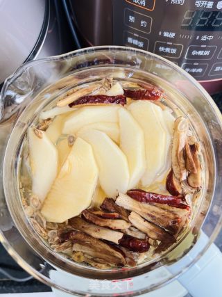 三伏天祛寒湿排毒养颜茶 | 苹果姜丝红枣黄芪茶的做法步骤：2