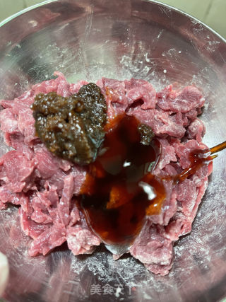 洋葱炒牛肉的做法步骤：3