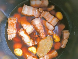 板栗红烧肉的做法步骤：8