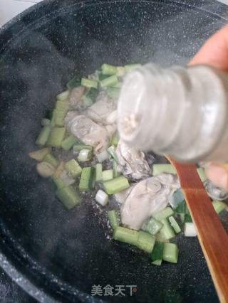 黄瓜炒蛎肉的做法步骤：6