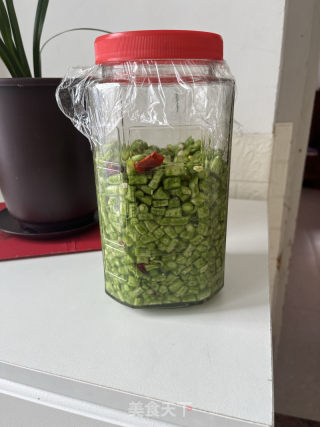 自制酸豆角的做法步骤：2