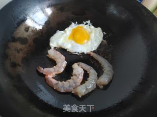 虾仁煎蛋丝瓜汤的做法步骤：3