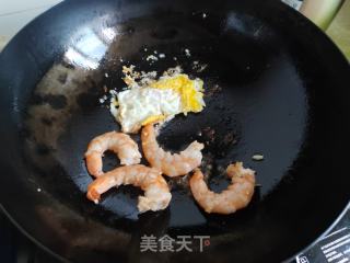 虾仁煎蛋丝瓜汤的做法步骤：4