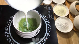 抹茶椰蓉奶球，抹茶香浓和椰蓉香甜，奶球口感柔滑，给予抹茶爱好者一个新的尝试。的做法步骤：2