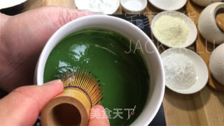 抹茶椰蓉奶球，抹茶香浓和椰蓉香甜，奶球口感柔滑，给予抹茶爱好者一个新的尝试。的做法步骤：3