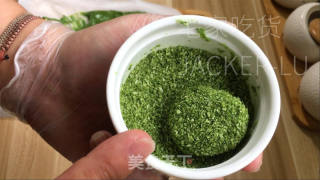 抹茶椰蓉奶球，抹茶香浓和椰蓉香甜，奶球口感柔滑，给予抹茶爱好者一个新的尝试。的做法步骤：13
