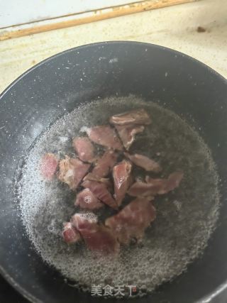 牛肉黄瓜汤的做法步骤：3