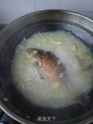 鲫鱼冬瓜汤的做法步骤：17