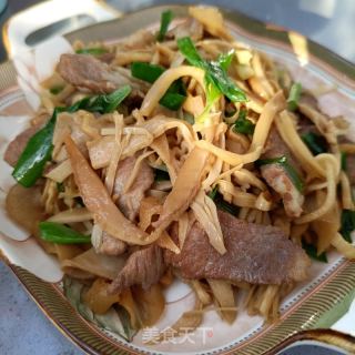 鲜肉炒碳烤笋尖的做法步骤：11