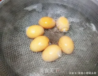 水煮蛋的做法步骤：4