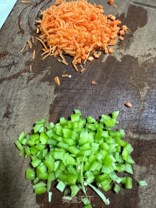 牛肉鸡蛋炒饭的做法步骤：1