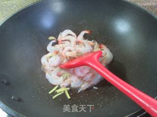 海白虾炒洋葱的做法步骤：5