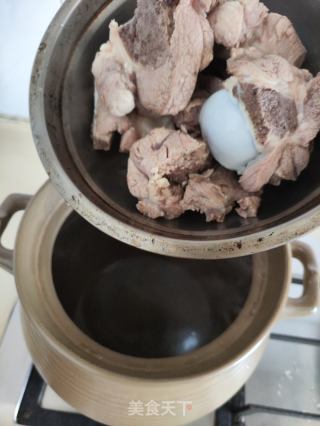 霸王花冬瓜扇骨汤的做法步骤：5