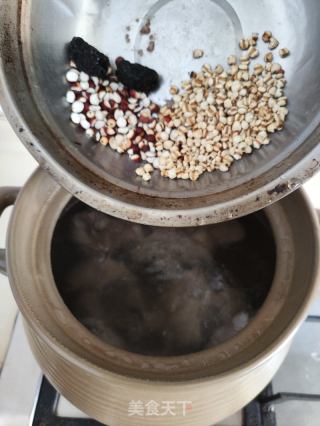 霸王花冬瓜扇骨汤的做法步骤：6