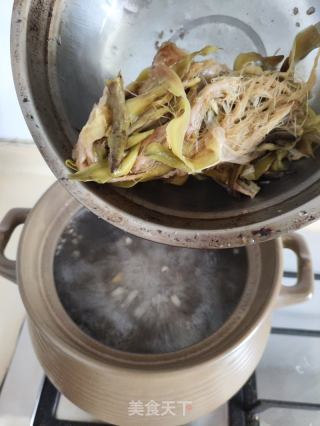 霸王花冬瓜扇骨汤的做法步骤：7