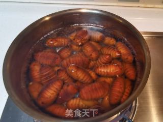 电烤蚕蛹的做法步骤：1