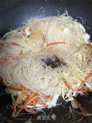 家常炒粉的做法步骤：4