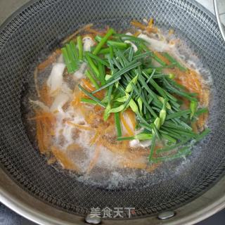 胡萝卜韭苔炒鸡胸肉的做法步骤：7
