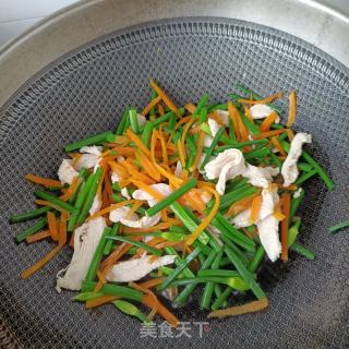 胡萝卜韭苔炒鸡胸肉的做法步骤：11