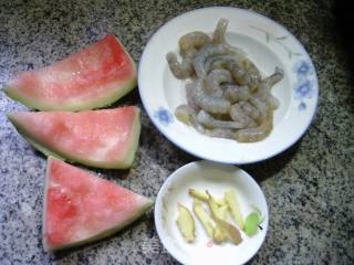 虾仁西瓜翠衣的做法步骤：1