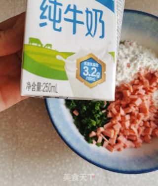 锅贴的做法步骤：3