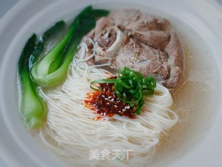 骨汤面的做法步骤：6