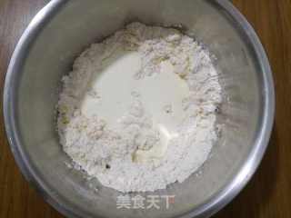 酵母版淡奶油葡萄干司康的做法步骤：7