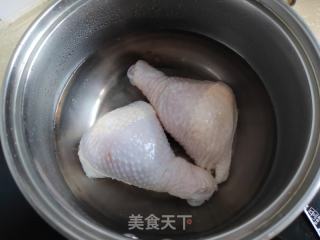 蒜汁鸡腿的做法步骤：1