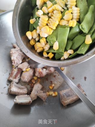 扁豆玉米排骨饭的做法步骤：5