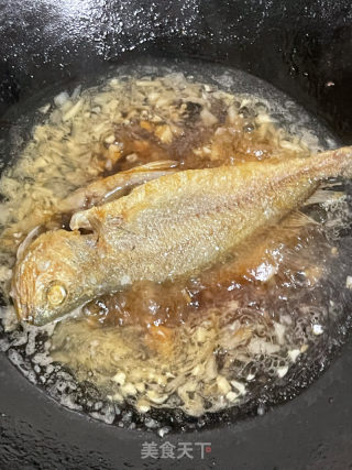 豆腐烧黄鱼的做法步骤：12