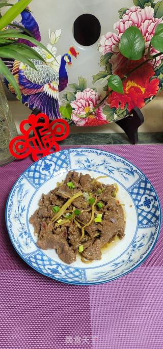 姜丝炒牛肉的做法步骤：8