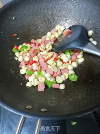 莲蓬炒青红椒的做法步骤：9