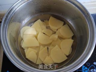 干锅土豆片的做法步骤：2