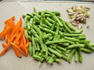 茄子豆角焖面的做法步骤：2