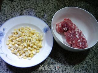 玉米粒蒸肉末的做法步骤：1