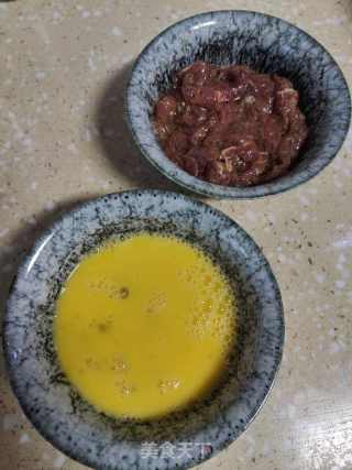 家常炒牛河的做法步骤：4