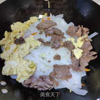 家常炒牛河的做法步骤：12